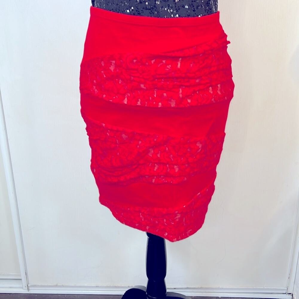 Victoria’s Secret Body Chic Sexy Red Ruched Lace Bodycon Pencil Skirt size 10